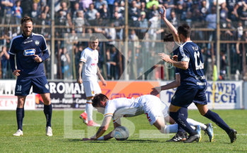 2019-03-31 - Ciccone difende palla tra alcuni calciatori della Cavese - CAVESE-CATANZARO 0-2 - ITALIAN SERIE C - SOCCER
